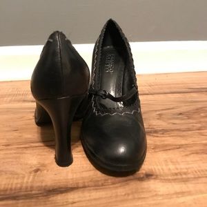 8 1/2 Franco Sarto Black Heels